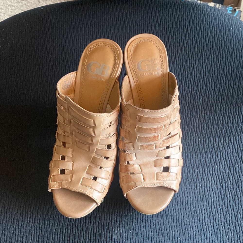 Heel slip on